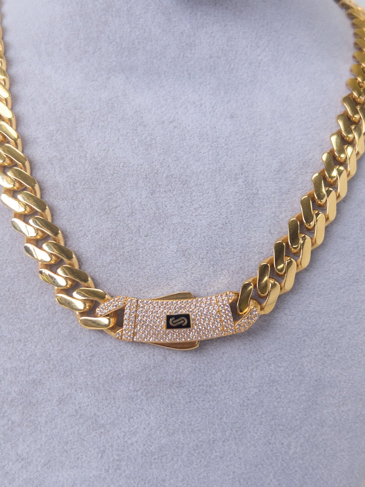 21k Gold Monaco chain classic half set